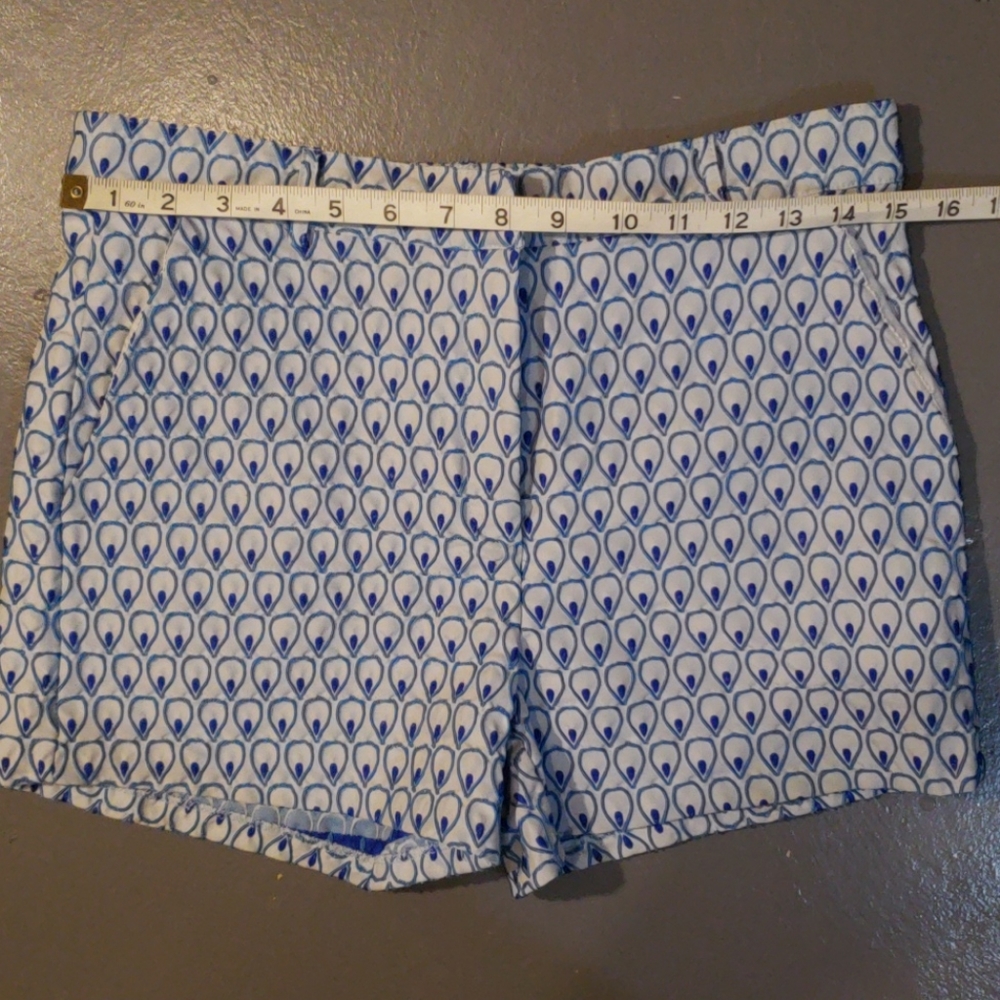 Patterned - Picture 2 of 4